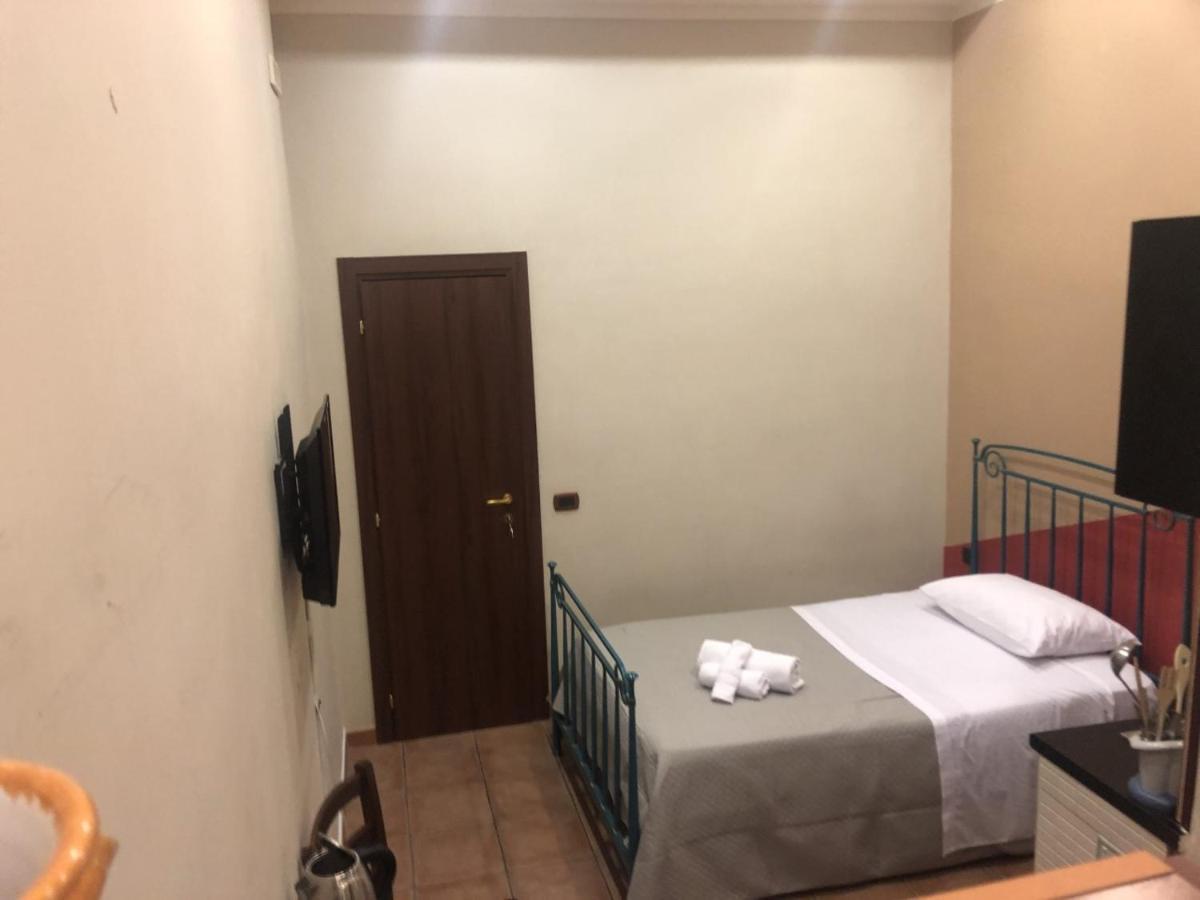 Roy Nel Cuore Di Napoli Hotel Eksteriør billede
